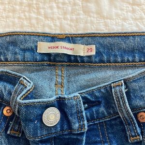 Levi’s Wedgie Straight